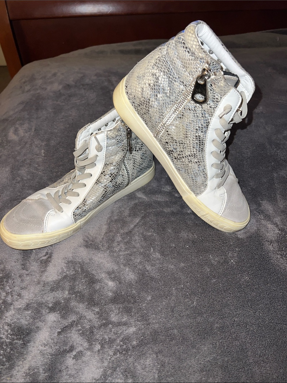High-Top Snake Print Women's Sneakers - White/Gray